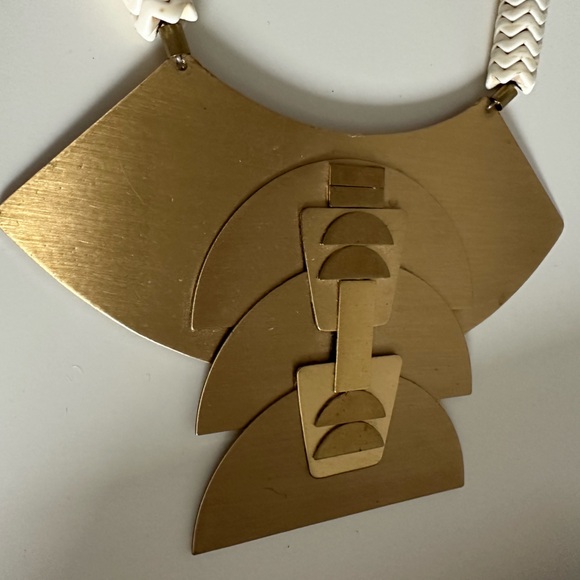 David Aubrey Brass statement necklace - Picture 3 of 7